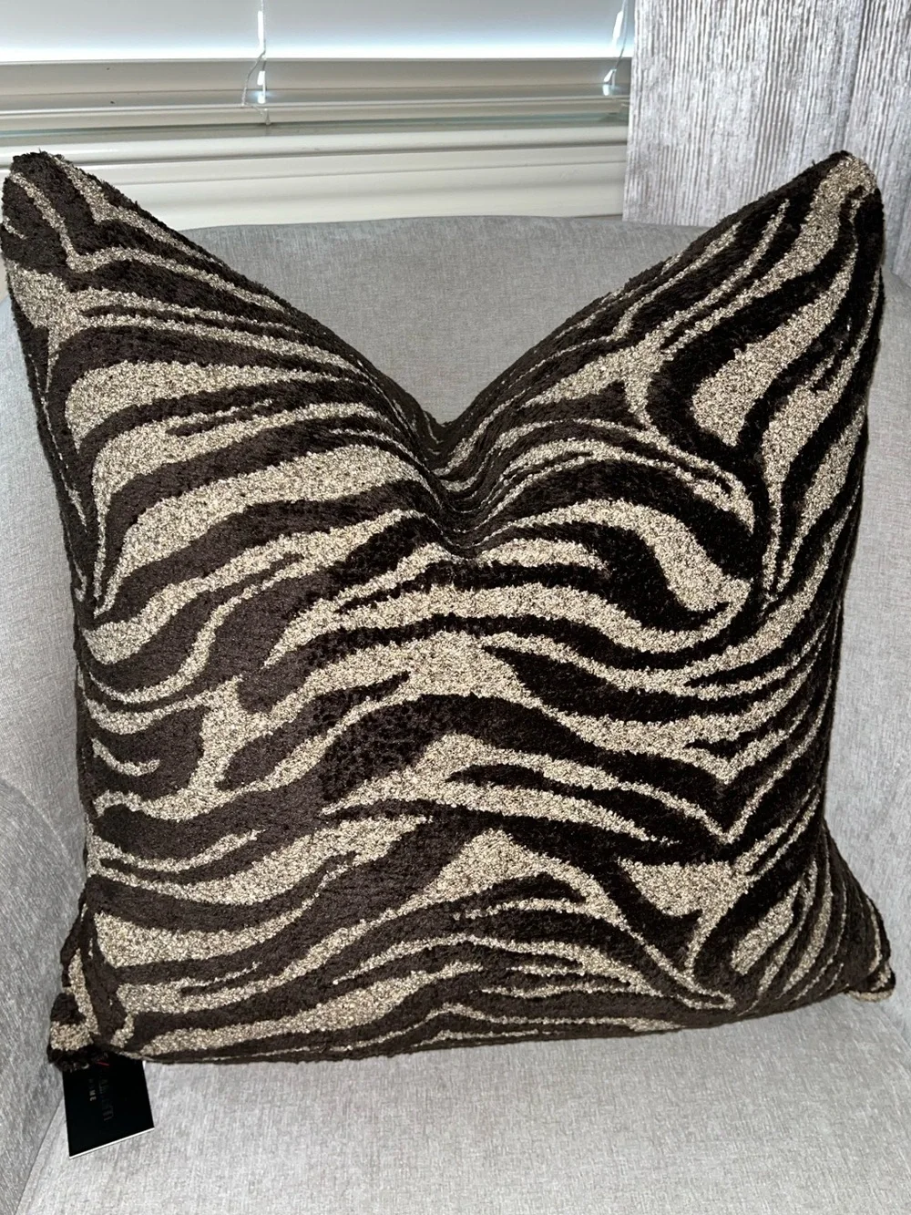 1-NWT P/Kaufmann luxe Brown Ivory Zebra design decorative pillow